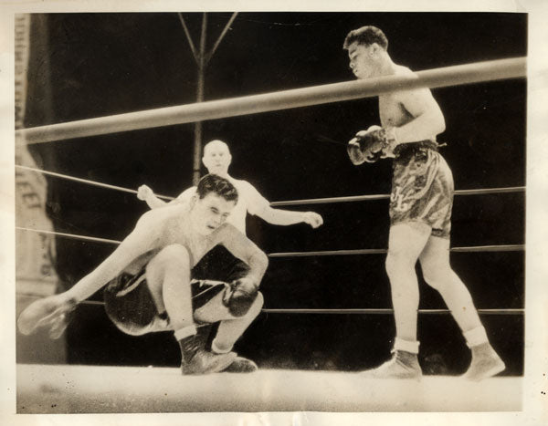 LOUIS, JOE-JIMMY BRADDOCK WIRE PHOTO (1937-8TH ROUND)