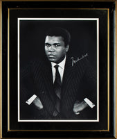 ALI, MUHAMMAD SIGNED ORIGINAL KARSH STUDIO PHOTOGRAPH (PSA/DNA)