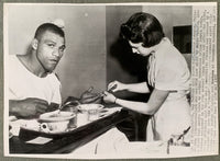 JOHNSON, HAROLD-JULIO MEDEROS POST FIGHT WIRE PHOTO (1955)