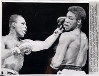 JONES, RALPH "TIGER"-RORY CALHOUN WIRE PHOTO (1958-6TH ROUND)