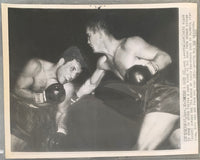 LAMOTTA, JAKE-GEORGE KOCHAN ORIGINAL WIRE PHOTO (1944-9TH ROUND)