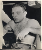 LAMOTTA, JAKE-SUGAR RAY ROBINSON VI WIRE PHOTO (1951-END OF FIGHT)
