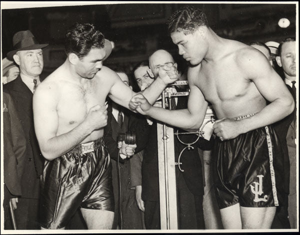 LOUIS, JOE-MAX SCHMELING II WIRE PHOTO (1938-WEIGHING IN)