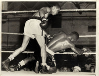 MOORE, DAVEY-ISIDRO MARTINEZ WIRE PHOTO (1957-8TH ROUND)