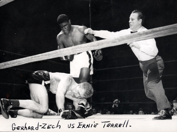 TERRELL, ERNIE-GERHARD ZECH WIRE PHOTO (1964)